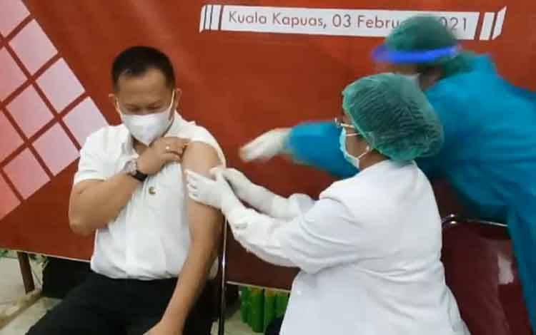 10 Tokoh di Kapuas Telah Divaksin Covid-19