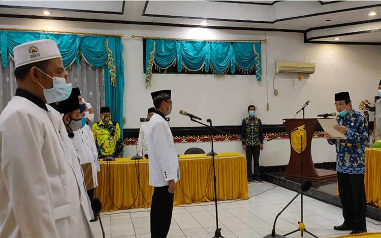 Wakil Bupati Kotim Lantik Dewan Hakim, Panitera dan Juri MTQ Kabupaten