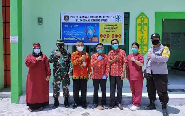 Tenaga Kesehatan Puskesmas Kereng Pangi Tidak Rasakan Efek Vaksin Covid-19 saat Observasi