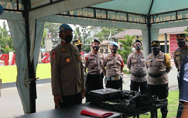 Kabid Propam Polda Kalteng Cek Senpi Dinas dan Ingatkan Anggota Polres Kapuas Jauhi Pelanggaran