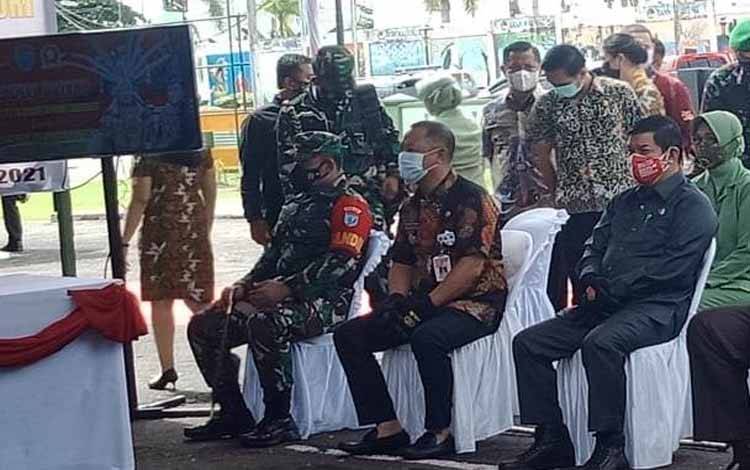 2 Bupati Kompak Sambut Kunker Danrem 102 Panju Panjung