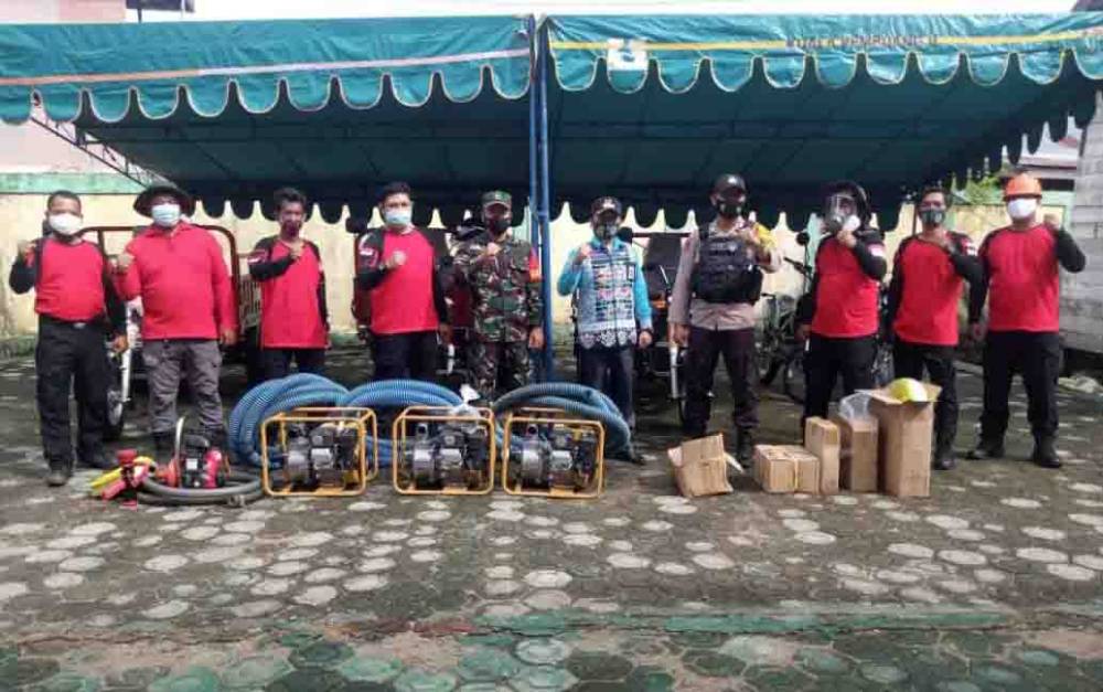 Bhabinkamtibmas Bersama Pihak Terkait Cek Peralatan Penanganan Karhutla