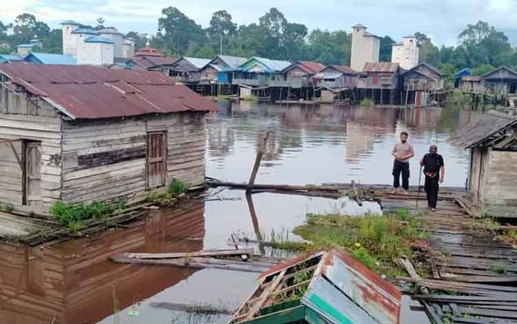 Anggota Polsek Cempaga Mendapat 14 Jahitan Akibat Sabetan Parang Penderita Gangguan Jiwa