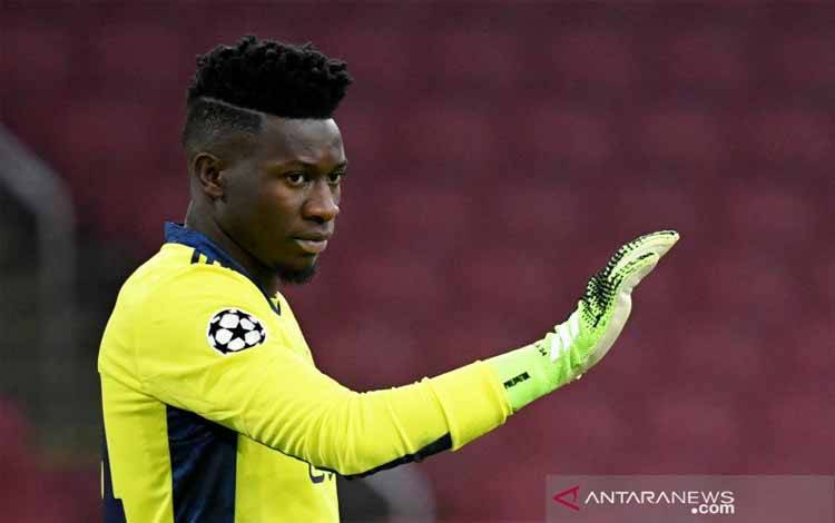 Kiper Ajax Andre Onana Diskorsing 12 Bulan karena Doping