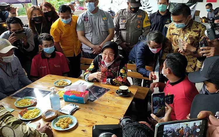 Mensos Berdayakan Anak Jalanan Kelola Kafe