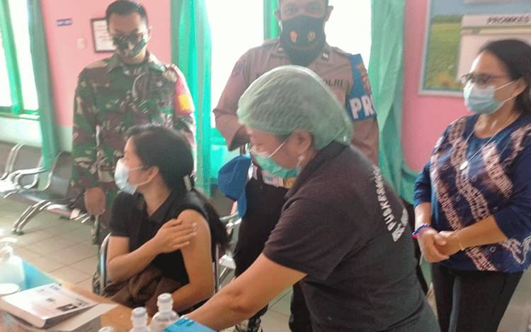 Vaksinasi Covid-19 di Katingan Tengah Berjalan Lancar