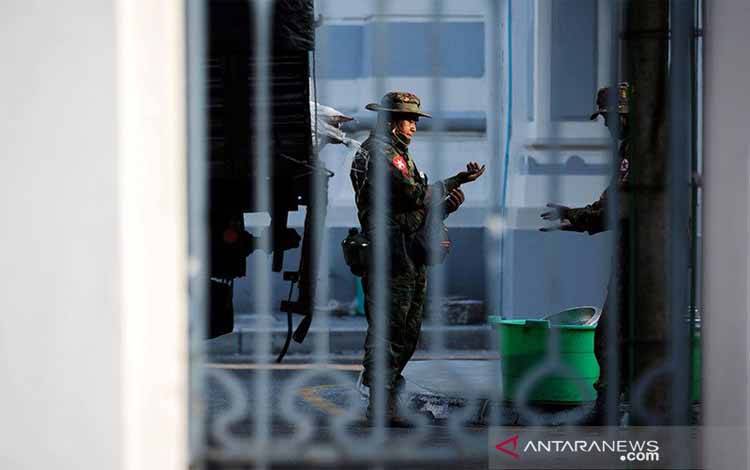 Warga Australia Penasehat Aung San Suu Kyi Ditahan