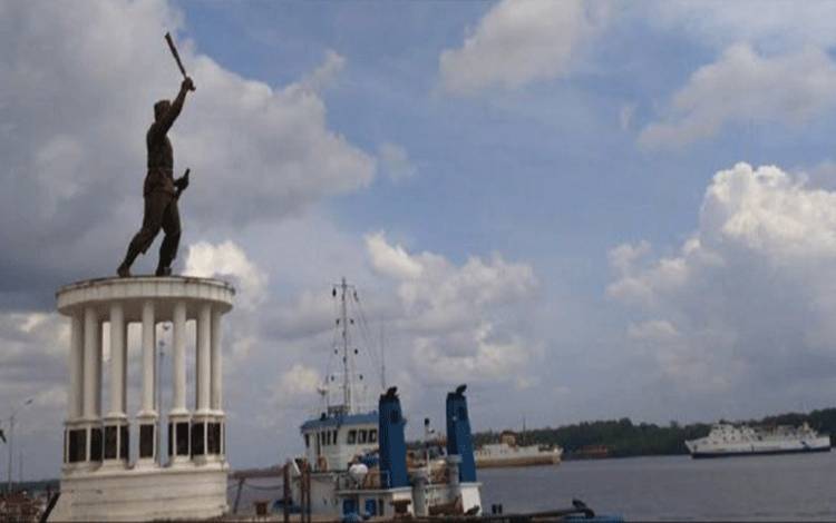 Aktivitas Lalu Lintas Kapal di Pelabuhan Panglima Utar Kumai Alami Penurunan