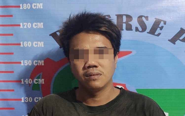 Pengedar Sabu Miliki 2 Pistol Rakitan Diringkus Polisi di Desa Sumber Garunggung