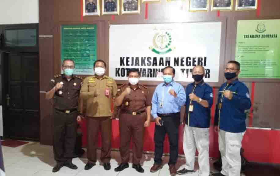 Kanwil DJP Kalsel-teng Limpahkan Pelaku Tindak Pidana Perpajakan Ke Kejaksaan Negeri Kotim