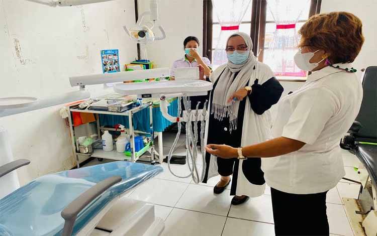 Alat Poli Gigi di Puskesmas Sepang Mangkrak