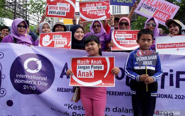 LSM Minta Negara Tindak Promosi Pernikahan Anak