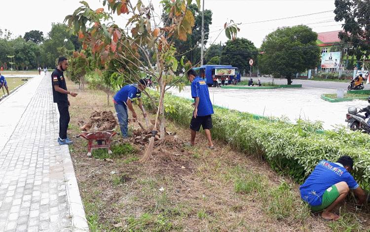 Warga Binaan Rutan Palangka Raya Diterjunkan untuk Bakti Sosial