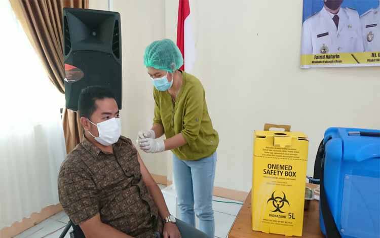 Ada Syarat Khusus Vaksinasi Kelompok Lansia, Komorbid, Penyintas Covid-19 dan Ibu Menyusui