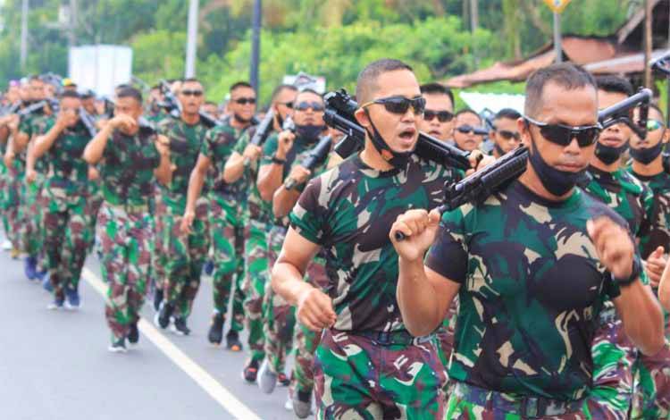 Jaga Stamina, Prajurit Yonif Raider 631 Antang Laksanakan Lari Bersenjata
