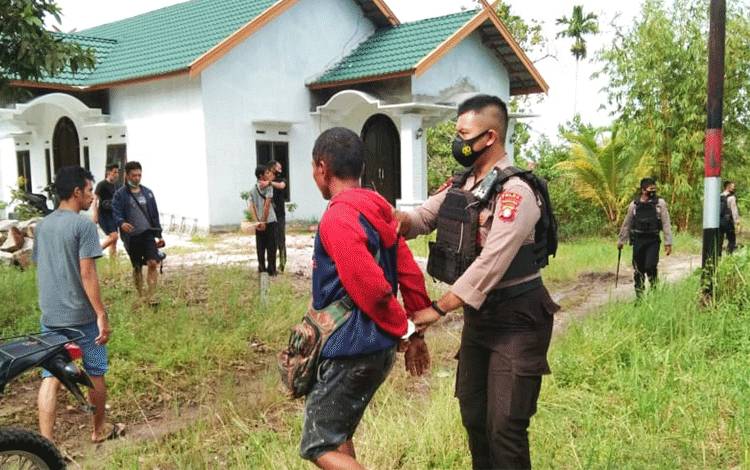 Polisi Gerebek Judi Sabung Ayam di Palangka Raya