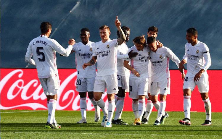 Toni Kroos Bimbing Real Madrid Kembali ke Posisi Kedua Klasemen