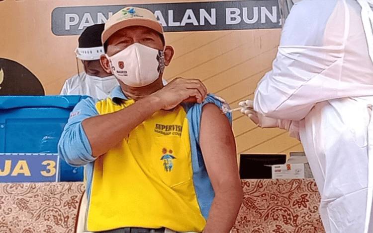 Jumlah Nakes yang Telah Mendapatkan Vaksinasi di Kobar Melebihi Target Sasaran Awal