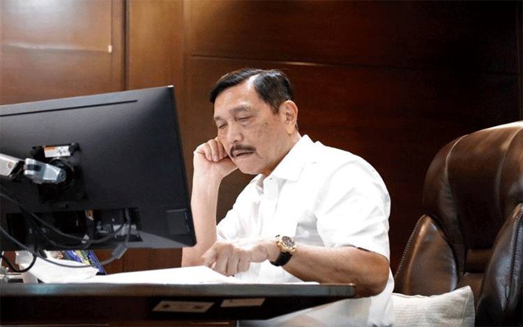 Luhut: 11 Kabupaten/Kota di Jawa-Bali Masih Terapkan PPKM Level 4