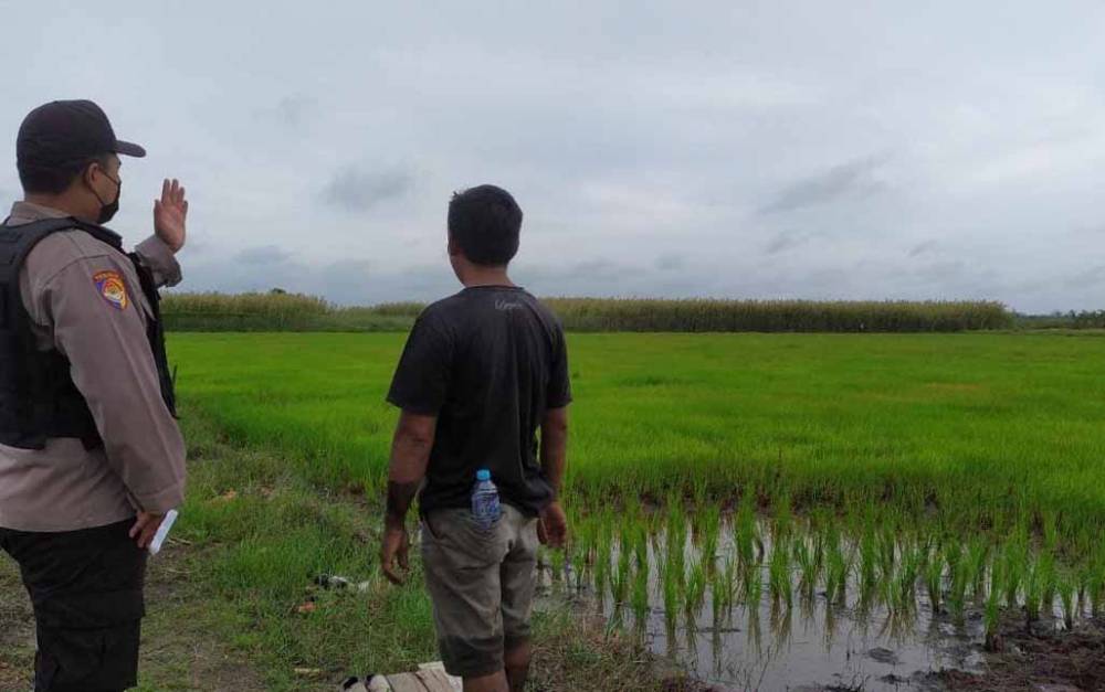 Personel Polsek Seruyan Hilir Motivasi Petani Tingkatkan Ketahanan Pangan