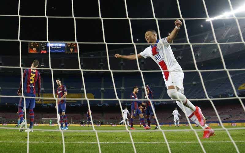 PSG Bungkam Barcelona 4 - 1, Mbappe Hattrick