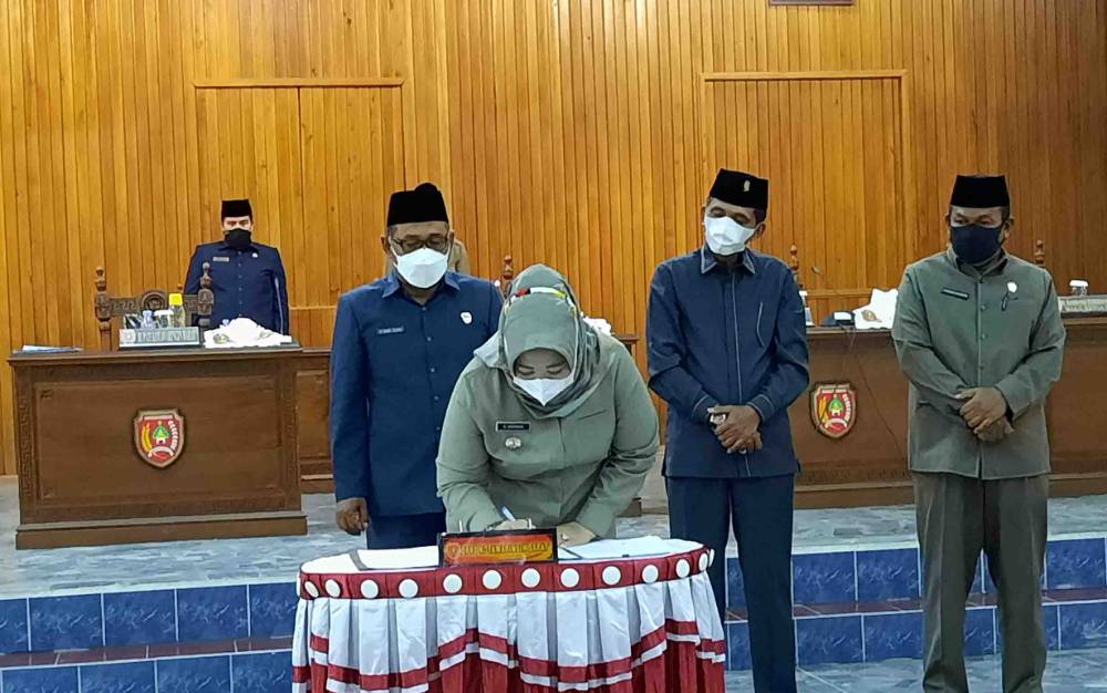 Seluruh Fraksi DPRD Kobar Sepakatai 2 Raperda untuk Ditetapkan