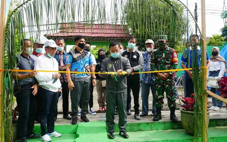 Sekda Barito Utara Resmikan Pasar Tani