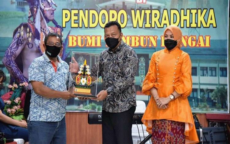Wagub Kalteng Ucapkan Terima Kasih Atas Pengabdian Kepala Kejati Lama
