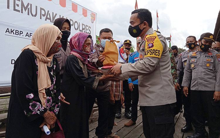 Warga Desa Ketab Sambut Baik Kegiatan Temu Pak Kapolres