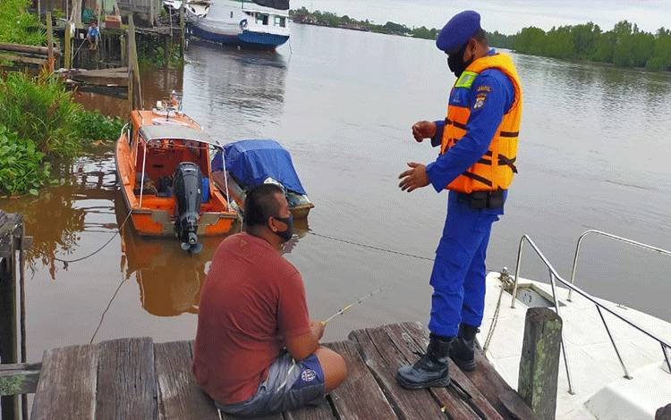 Polairud Polres Seruyan Giatkan Patroli Sambang Warga