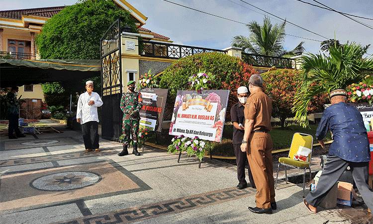 Pelayat Mulai Berdatangan di Rumah Duka Almarhumah Istri HM Ruslan AS