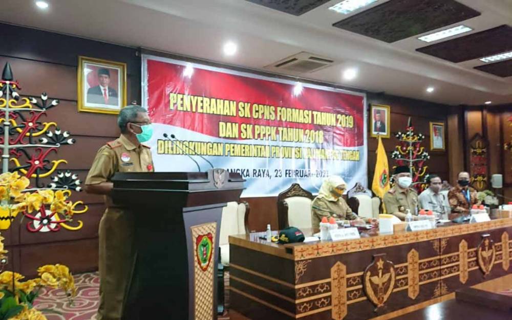 BKD Kalteng Serahkan SK CPNS dan PPPK