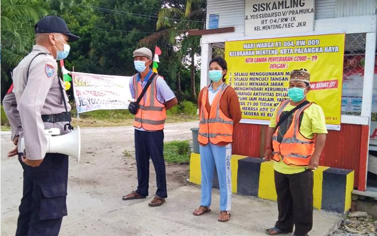 Tekan Penyebaran Covid-19, Ini yang Dilakukan Bhabinkamtibmas Polsek Pahandut