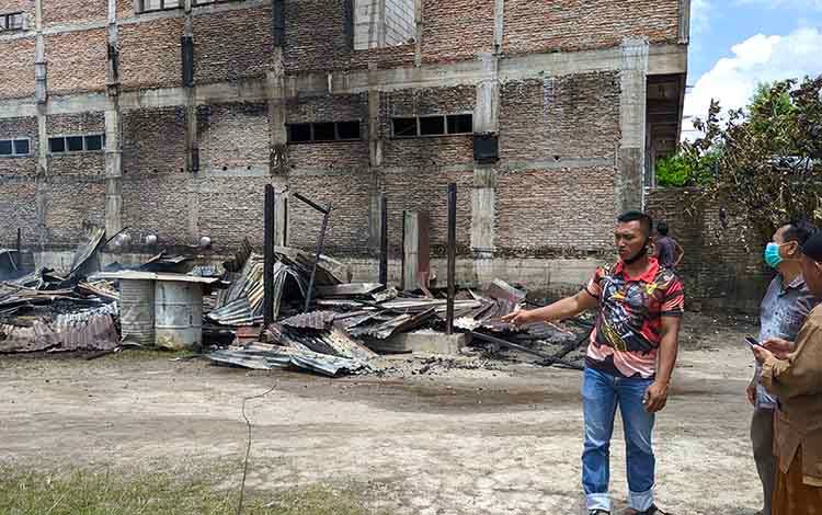 Sebuah Rumah di Jalan Jeruk 4 Sampit Ludes Terbakar