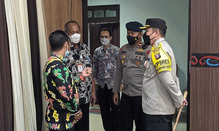 Kapolres Kotim dan Danyon B Pelopor Satbrimob Periksa Lokasi Pelantikan Bupati Terpilih