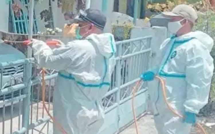 Satgas Covid-19 Kalteng Semprot Disinfektan di 2 Kelurahan Ini