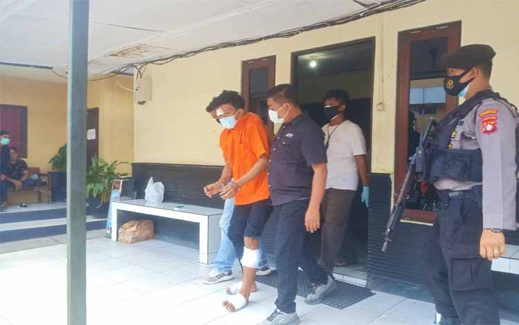 Hendak Kabur, Polisi Tembak Kedua Kaki Pelaku Jambret dan Rampok di Palangka Raya
