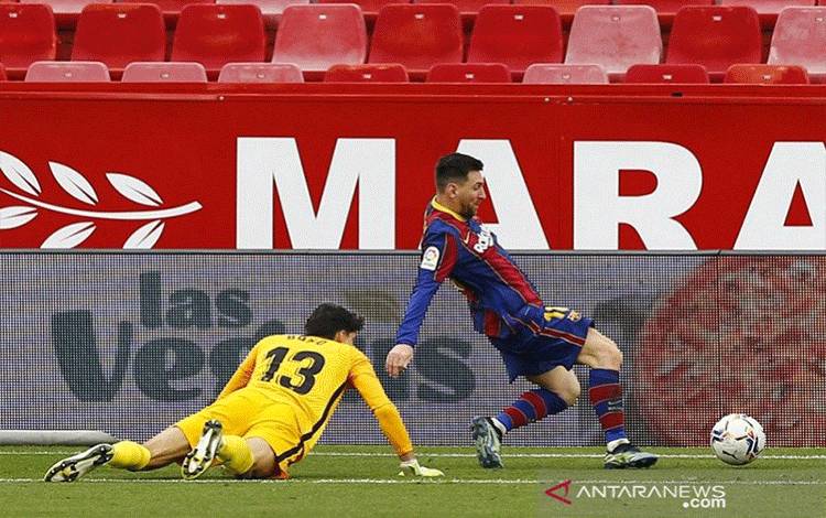 Gol dan "Assist" Messi Menangkan Barcelona di Sevilla