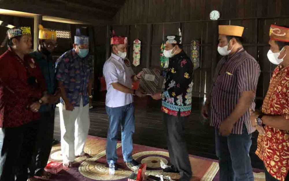 Jadi Plt Ketua DAD Kobar, Ahmadi Riansyah Ajak Seluruh Tokoh Adat Dayak Tingkatkan Sinergi