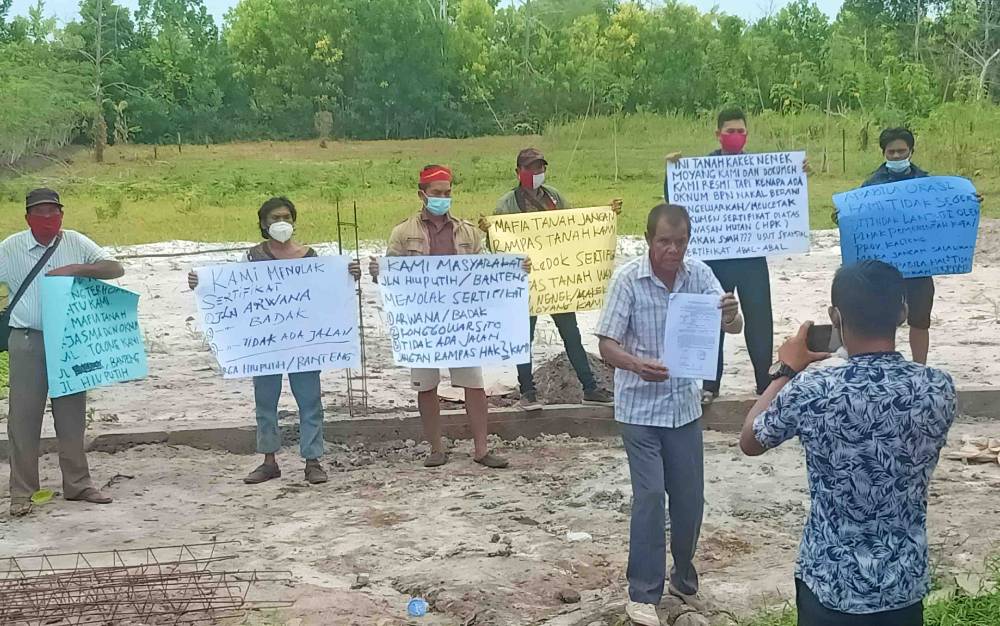 Sejumlah Warga Hiu Putih dan Banteng Minta BPN Cabut Sertifikat di Lahan Mereka