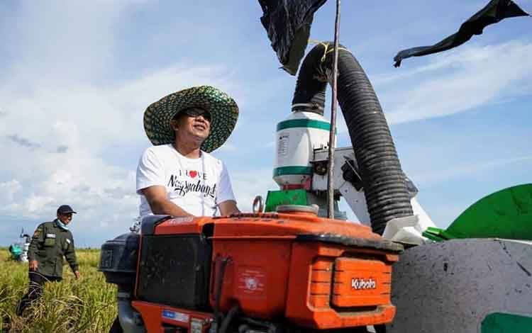 Pemkab Sukamara Siap Sewakan Alat Berat untuk Buka Lahan Pertanian