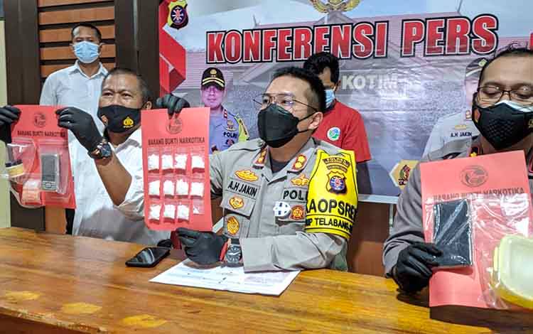 Polisi Ringkus Kakek Bandar Sabu dengan Barang Bukti 58,63 Gram