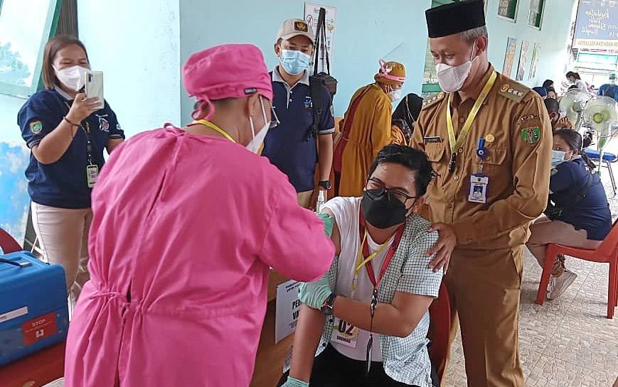 Vaksinasi Covid-19 untuk Tenaga Kesehatan di Kecamatan Pematang Karau Dilaksanakan 3 Hari