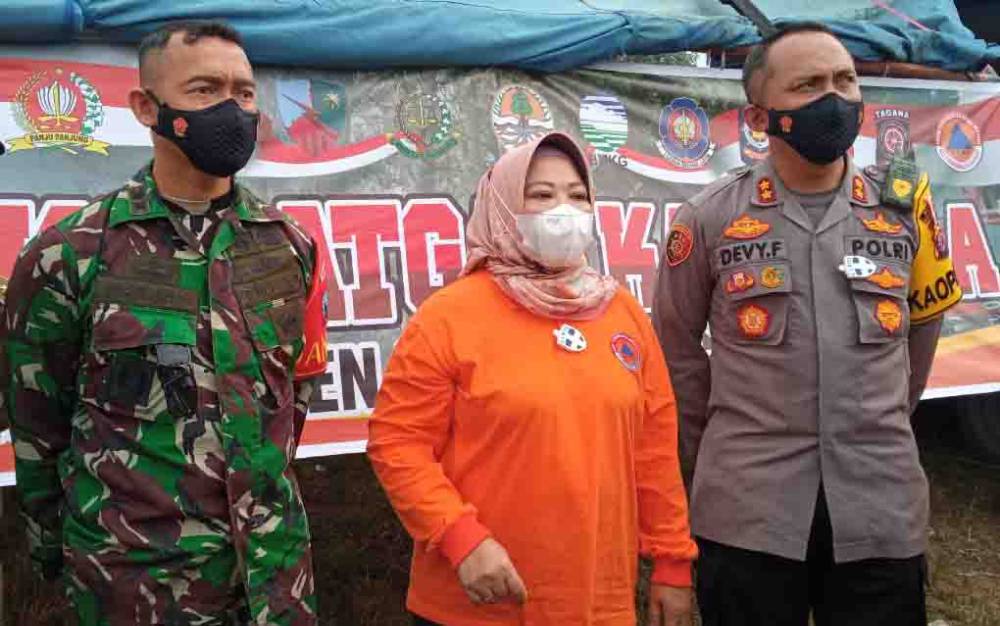 Terkait Bencana Karhutla, Bupati Kobar Ikuti Rapat Daring Bersama Gubernur Kalteng, Kapolda dan Danrem