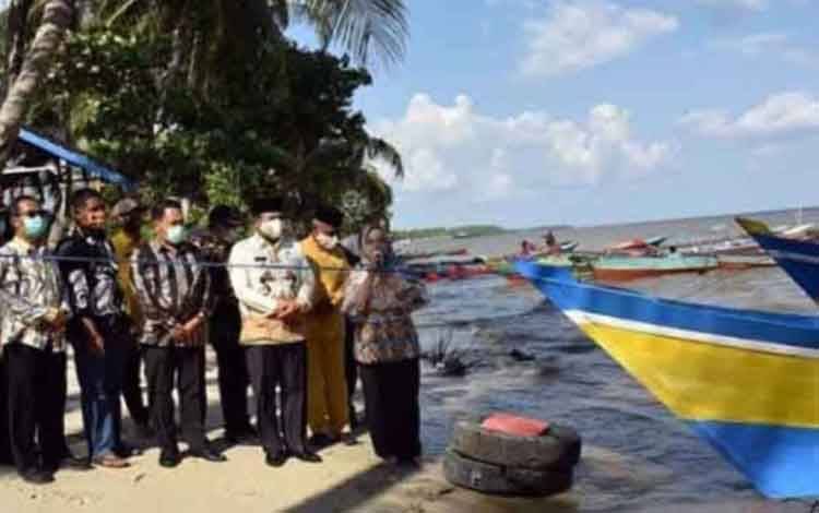 Dinas Perikanan Kobar dan KSOP Kumai Bekerjasama untuk Legalitas Kapal Nelayan