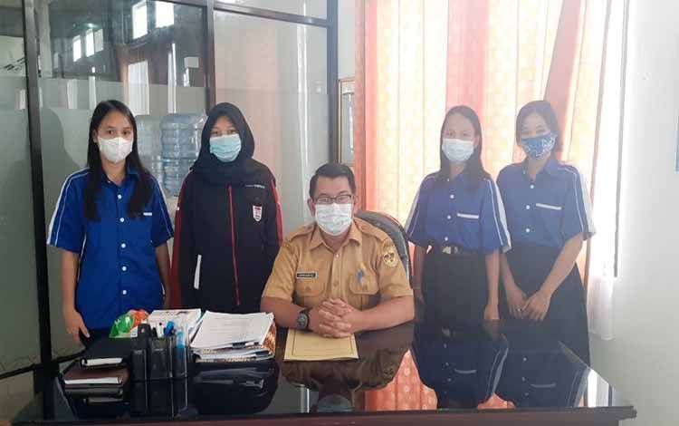 Diskominfosantik Gunung Mas Terima Siswa PKL dari 2 SMK