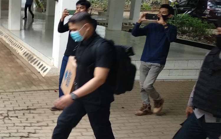KPK Geledah Biro BPJ Kantor Gubernur Sulsel