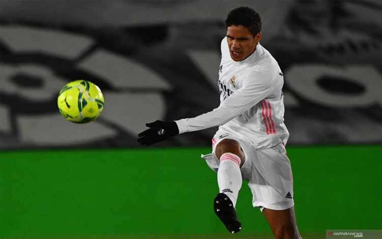 Real Madrid Siap Lepas Raphael Varane ke Manchester United