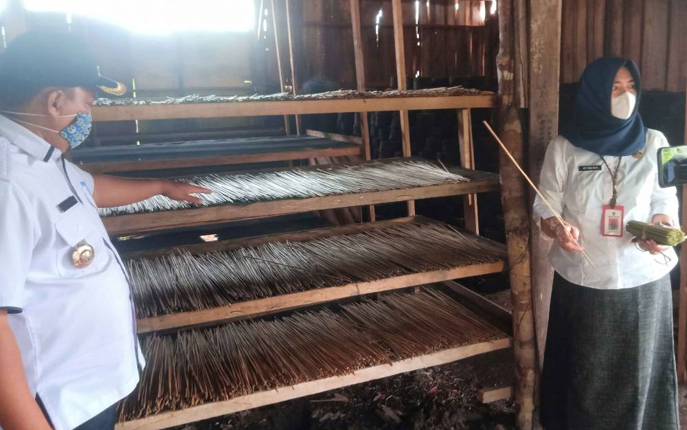 Hebat! Di Kelurahan Kereng Bangkirai, Tumbuhan Purun Diolah Jadi Sedotan