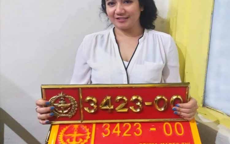 POM TNI Amankan Wanita Gunakan Pelat Dinas Palsu